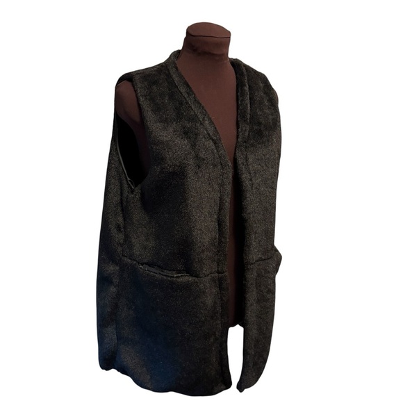 Womens Black Long Faux Fur V Neck Lined Vest, size Medium, New with Tags - Picture 6 of 12